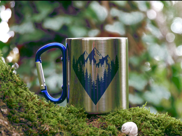Karabiner Tasse Berge & Wald auf Dreieck
