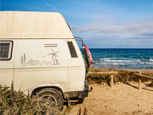 Pegatina para el parachoques Forest Wave Mountains & Palm Tree Surfboard on Light Van