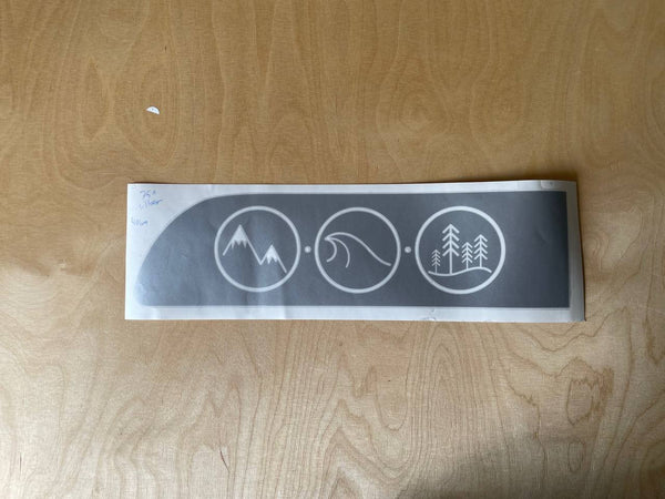 Aufkleber Wald, Welle & Berge im Kreis Negativ 30cm silber