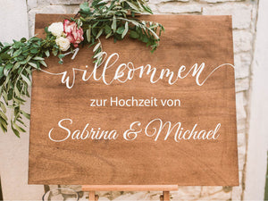 Aufkleber Hochzeit Willkommen Linie mit Namen auf Holzschild