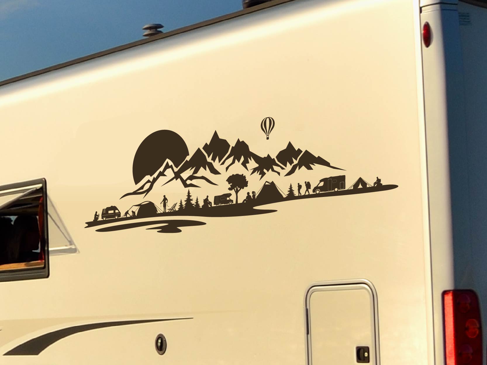 Pegatina autocaravana camping skyline con montañas grandes