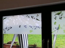 Cargue la imagen en el visor de la galería, película de vidrio esmerilado Imagen personalizada de la película de privacidad Birds on branch